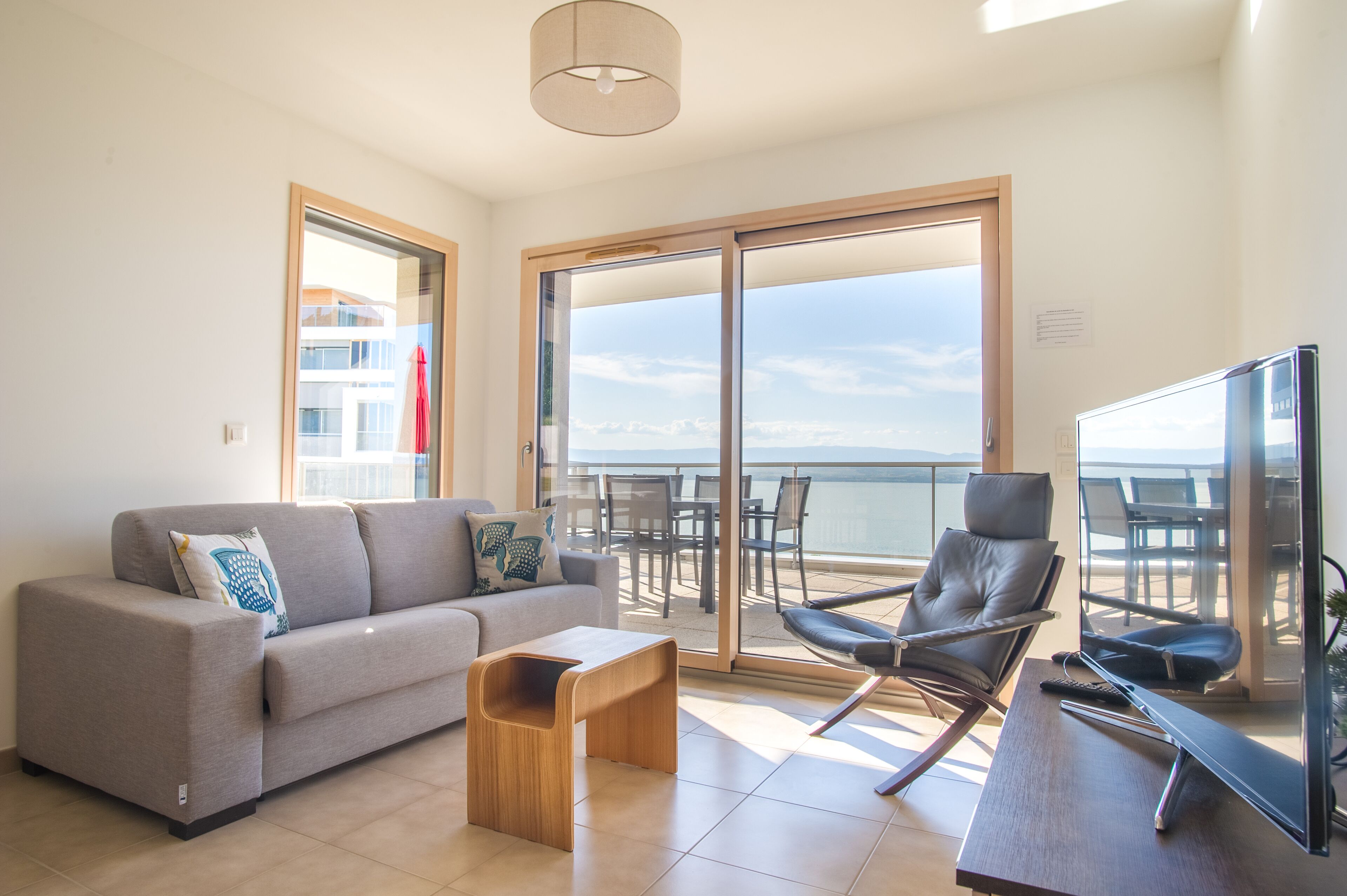 F3 apartment for 2 to 6 people with terrace and lake view golf 5 minutes