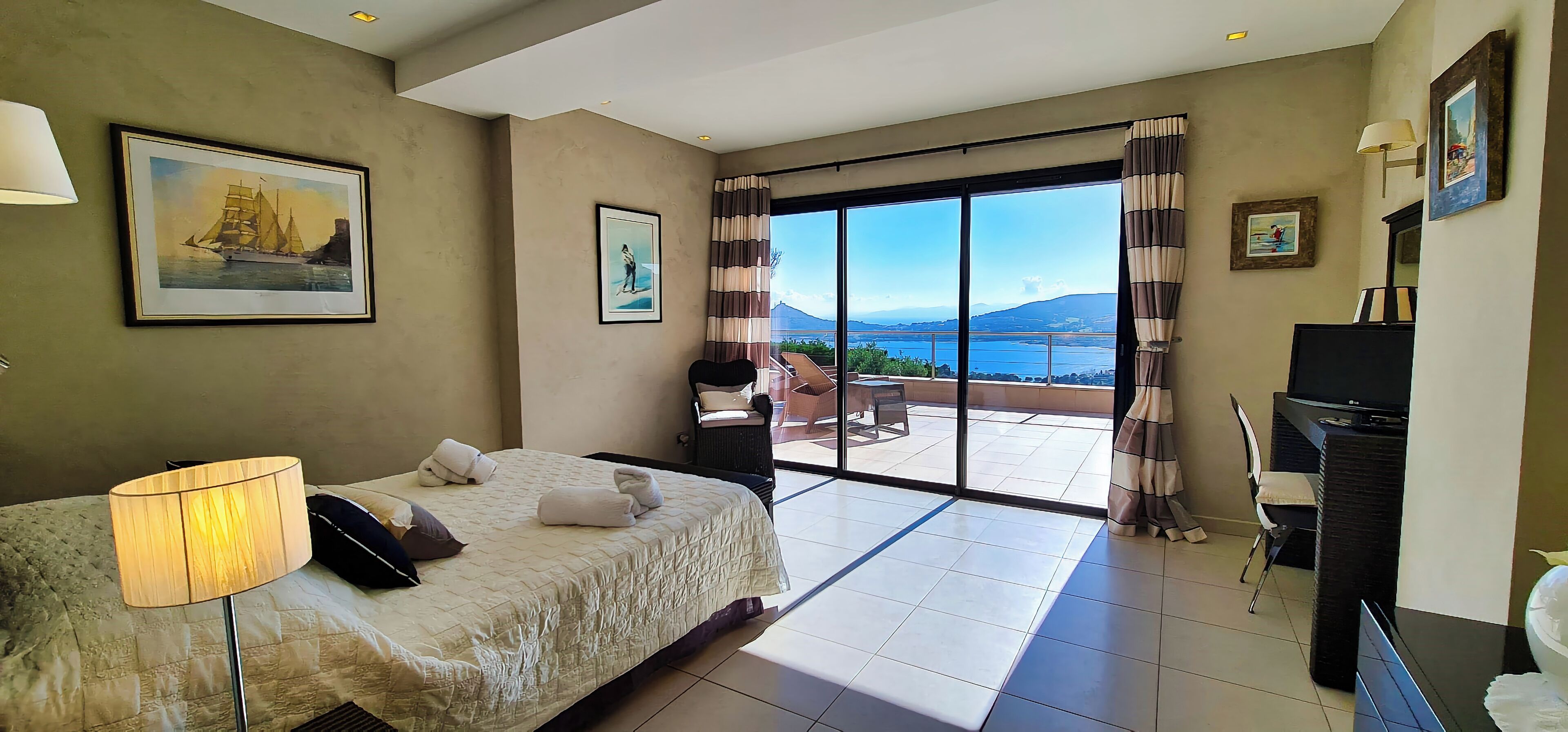 5 bedrooms, iron/ironing board, free WiFi, bed sheets