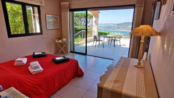 5 habitaciones, tabla de planchar con plancha y wifi gratis