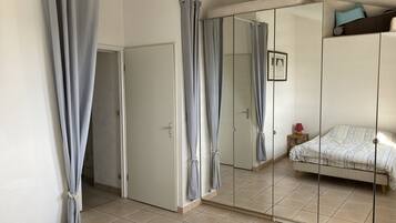 1 chambre, fer et planche Ă repasser, lit parapluie, Wi-Fi gratuit