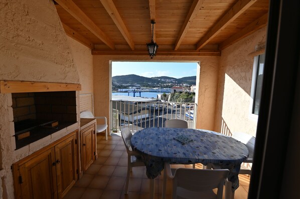 Dining - Duplex, near the city center, on the left port exit (Port-Vendres)