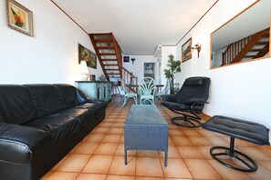 Fernseher, Videospielkonsole, Kinderspielzeug