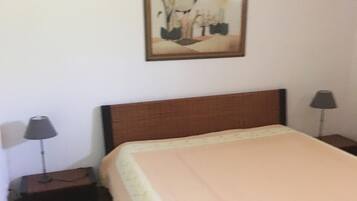 2 chambres, fer et planche Ă repasser, Wi-Fi, draps fournis