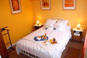 4 chambres, fer et planche à repasser, lit parapluie, Wi-Fi gratuit