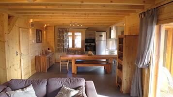 Een televisie en een dvd-speler