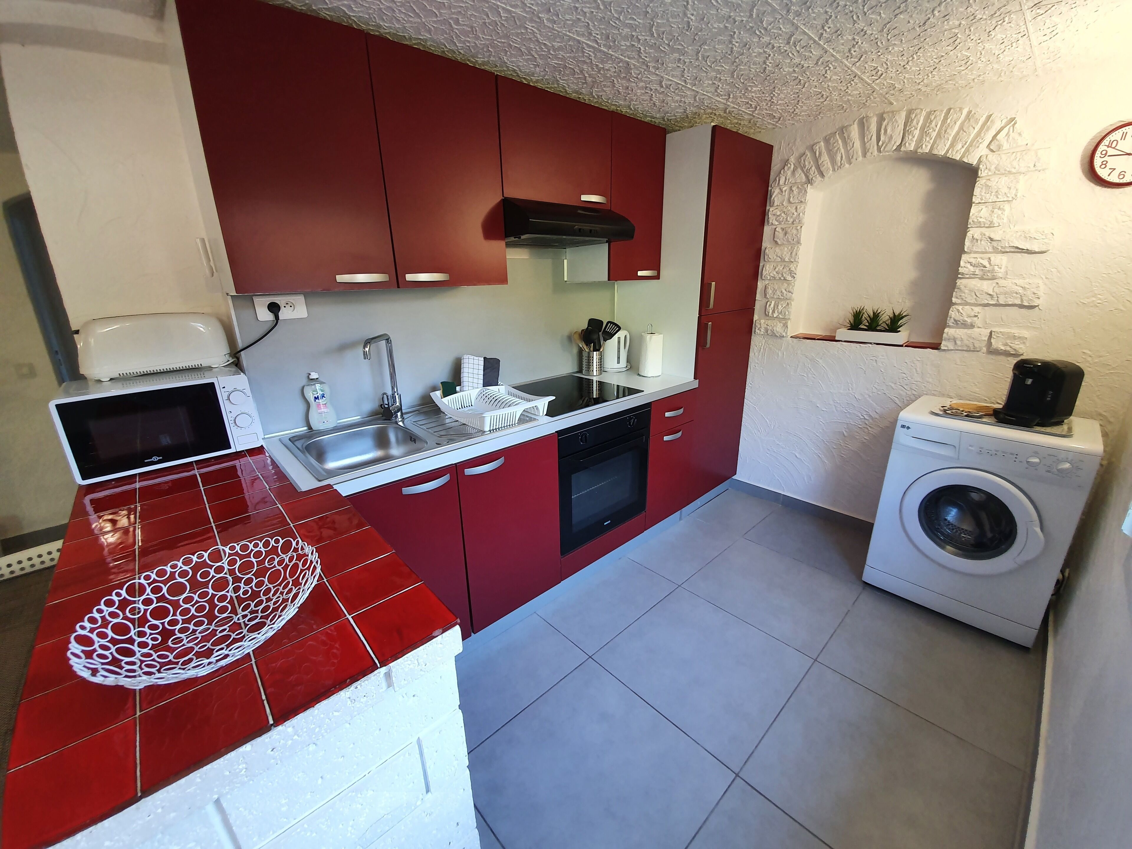 low vacation rental villa with heated pool in quiet VAR