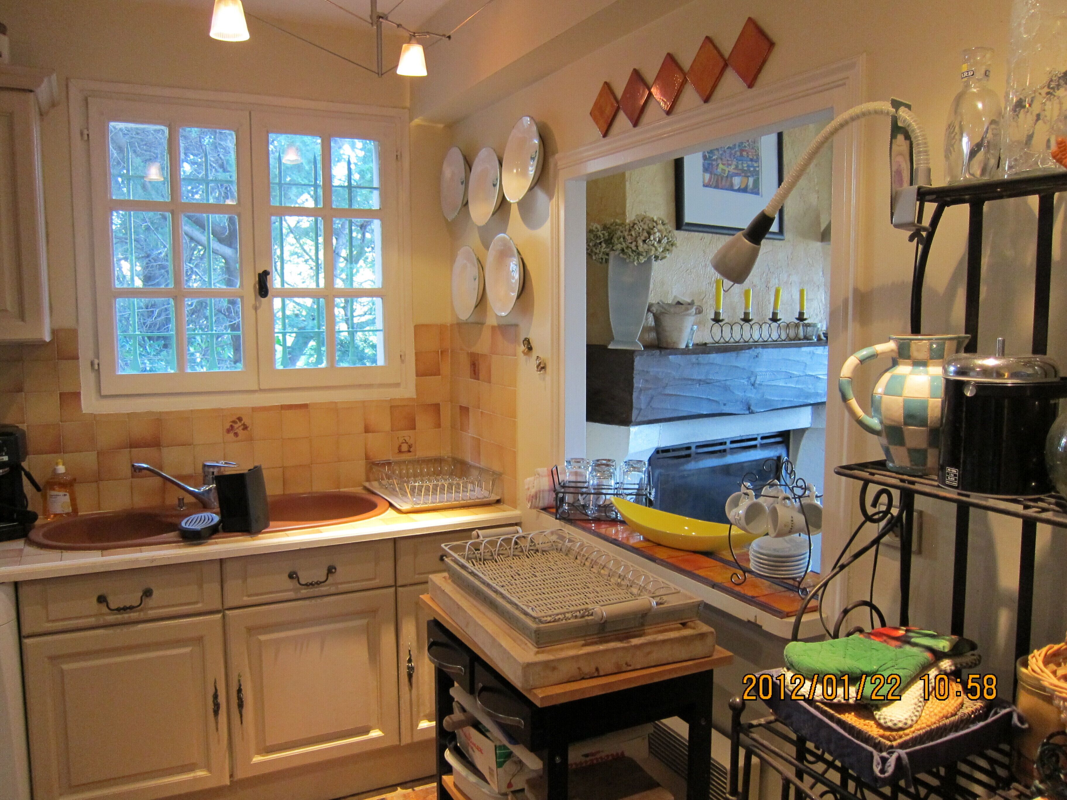 SPLENDID SEA VIEW FOR THIS CHARMING HOUSE NEAR SAINT TROPEZ