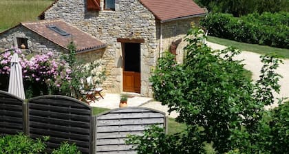 Ideal couple four à pain climatisé 2/3 p Wifi, piscine prÚs Sarlat Dordogne
