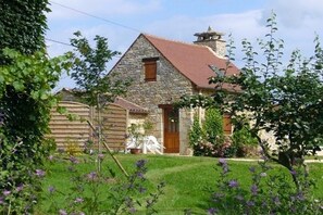 Exterior - Ideal couple old bread oven 3 pers in pleasant place, swimming pool near Sarlat (Salviac)