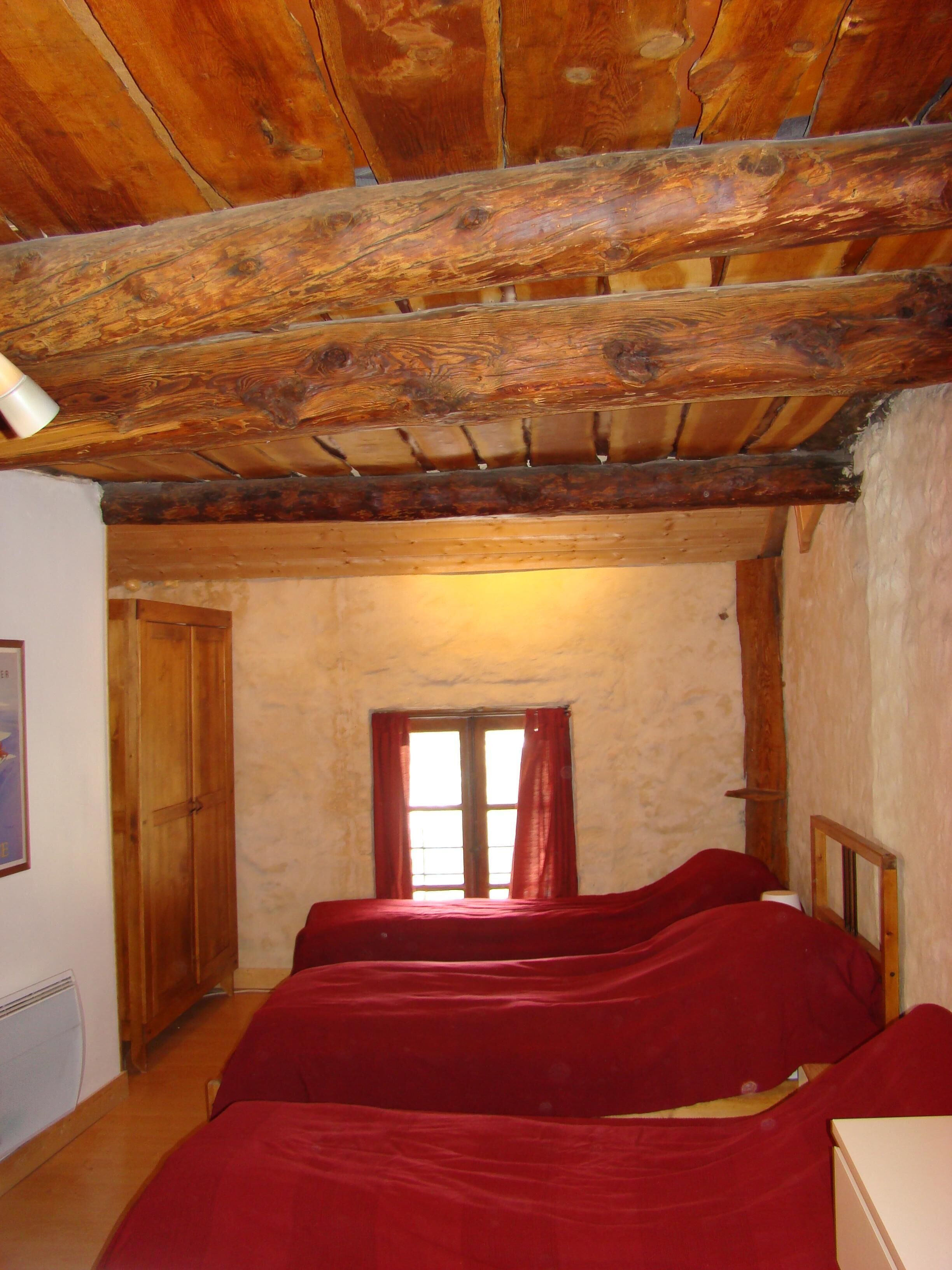 Renovated house from the 18th on the ramparts of the city of Vauban Briancon