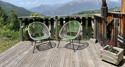 CHALET Familial 13pers -not overlooked, breathtaking view of the lake-LES ORRES