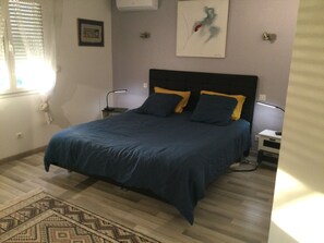 4 camere, ferro/asse da stiro, culla da viaggio, Wi-Fi gratuito