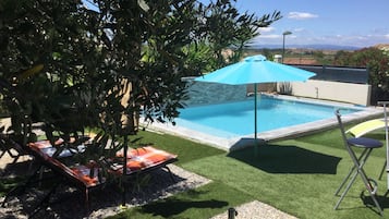 Utomhuspool och uppvÀrmd pool