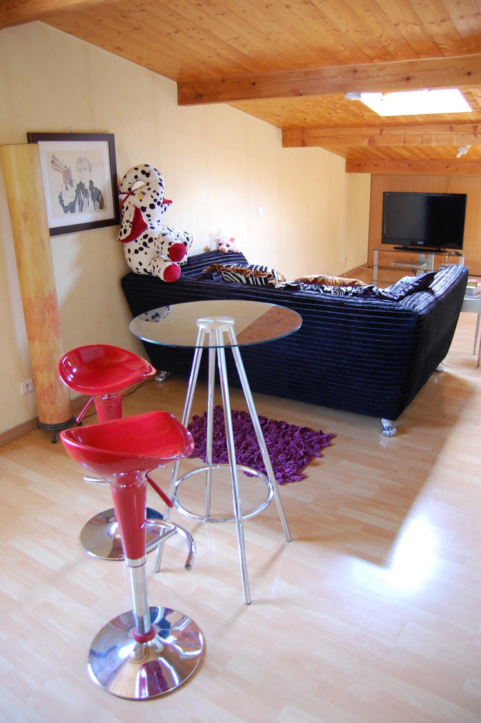 Cute Studio on the 4th and last floor in a QUIET area near Lake ANNECY