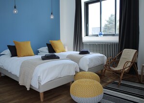 3 bedrooms, desk, iron/ironing board, free WiFi