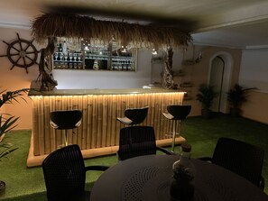 バー (施設内)