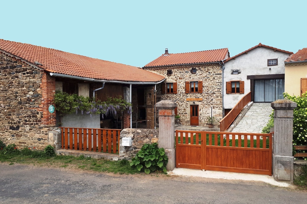 Large cottage "Chez Marinette"