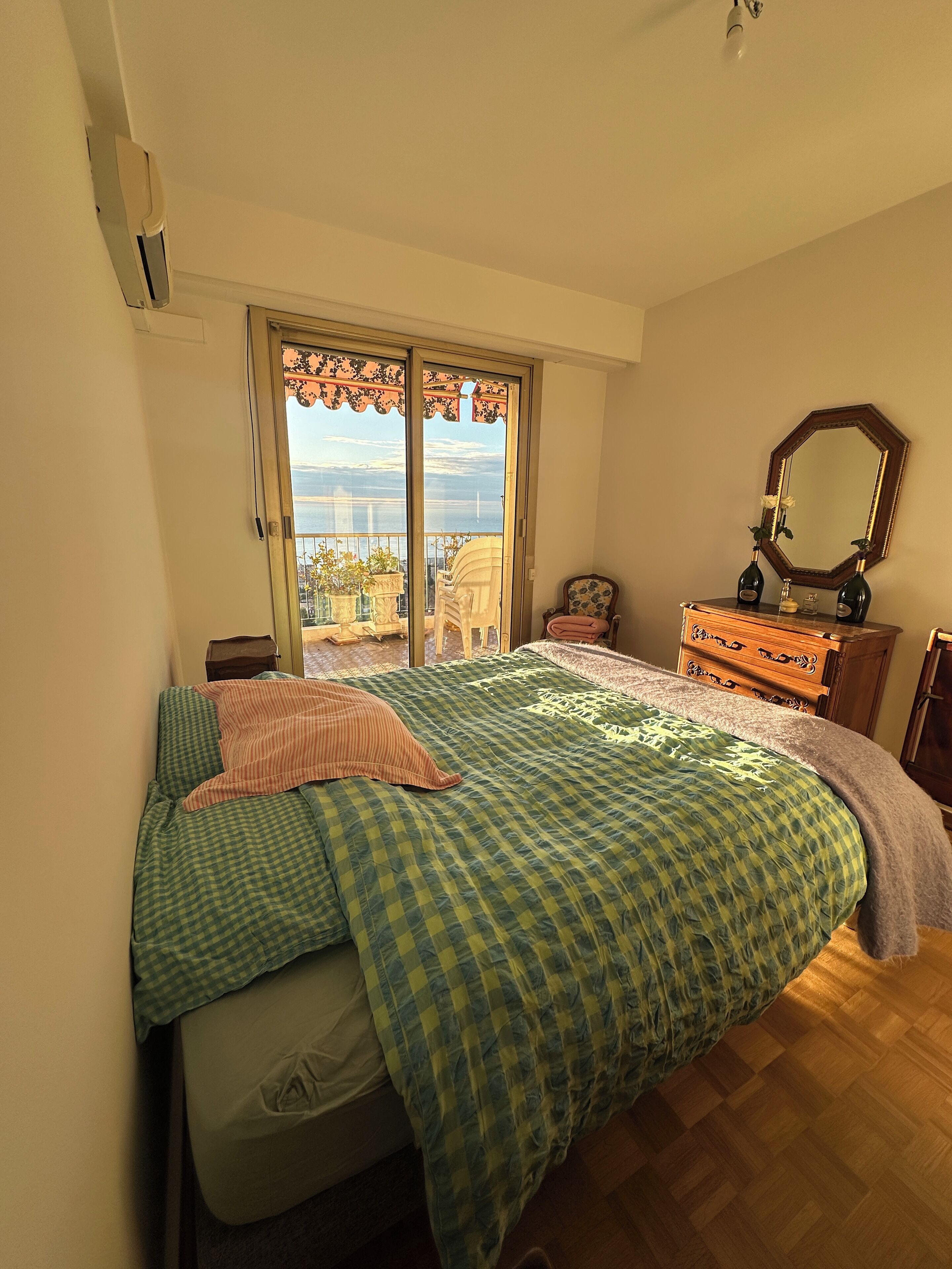 2 chambres, fer et planche à repasser, Wi-Fi gratuit, draps fournis