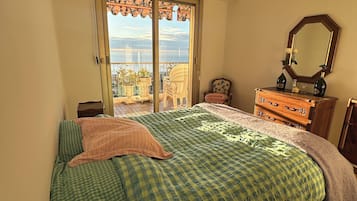 2 chambres, fer et planche Ă repasser, Wi-Fi gratuit, draps fournis