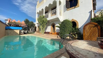 Piscine extérieure, piscine chauffée