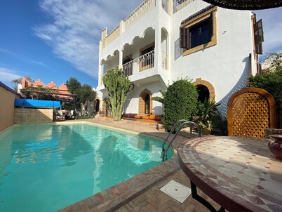 VILLA L WALIDA .5 bedroom villa with private heated pool 6 beds