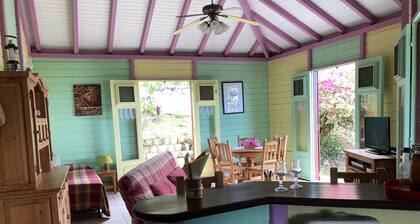 CLIMATISEE traditional wooden house with WIFI, near the beaches