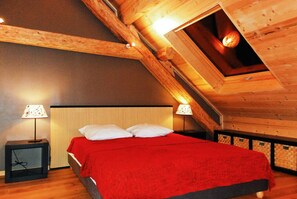 4 soverom, strykejern/-brett, reiseseng for barn og wi-fi (inkludert)