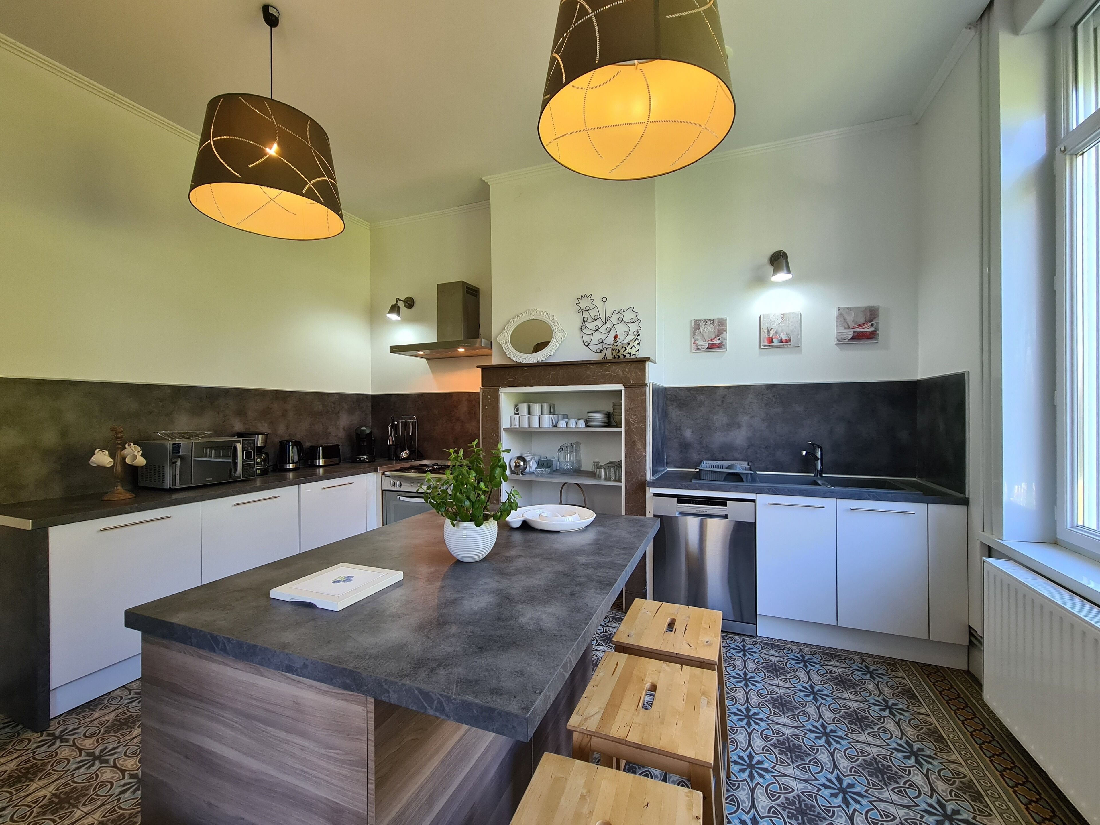 LARGE HOUSE ON THE OPAL COAST NEAR BEACHES UP TO 15 PEOPLE