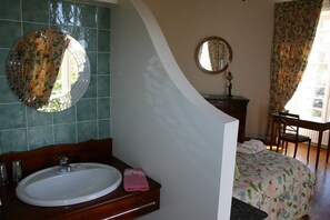 11 chambres, fer et planche Ă repasser, Wi-Fi gratuit, draps fournis
