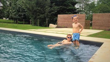 Piscine extérieure, piscine chauffée