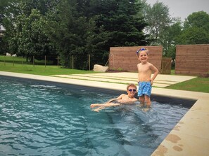Piscine extérieure, piscine chauffée