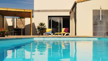 Piscine extérieure, piscine chauffée