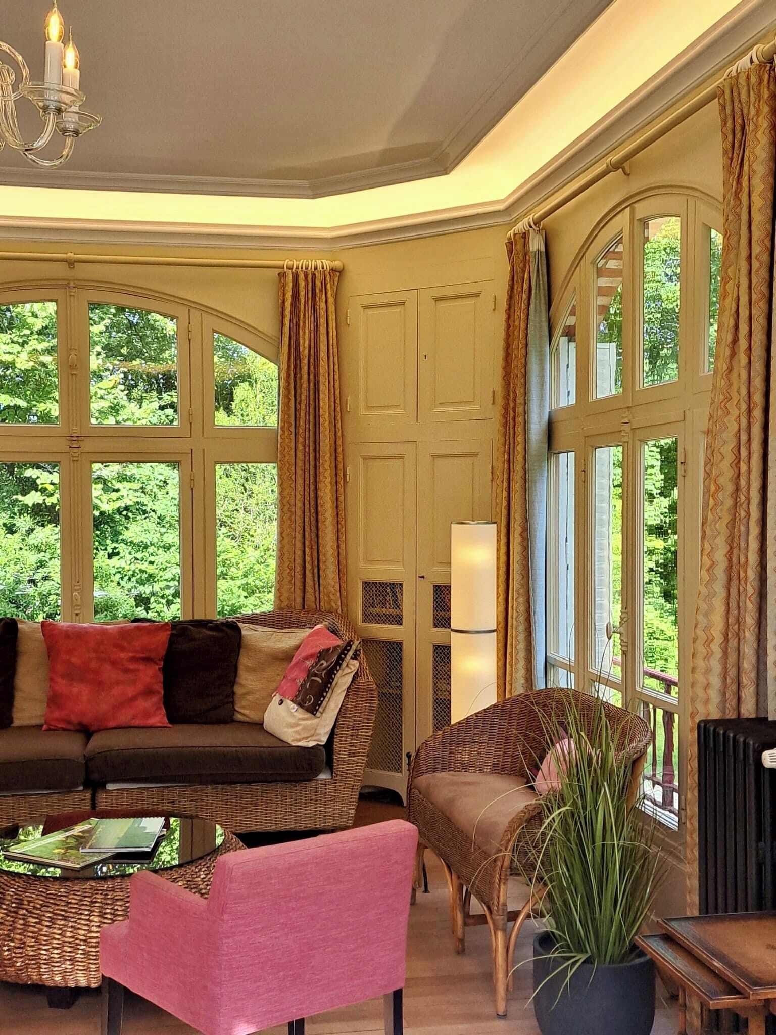 Fernseher, Kamin, DVD-Player, Tischtennisplatte