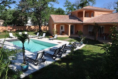 Villa Colonial 12 personas - 300 m del mar