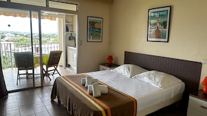 1 bedroom, in-room safe, iron/ironing board, free WiFi