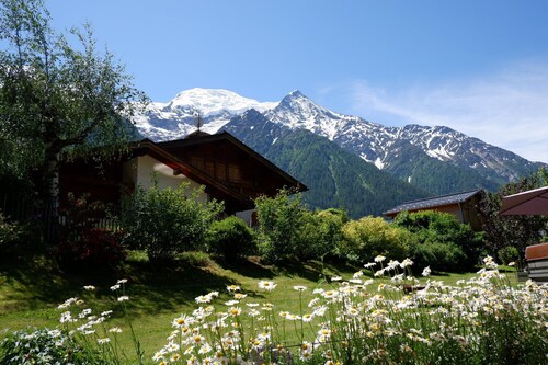 EN CHALET  JARDIN FACE  CHAINE DU MONT-BLANC DUPLEX MANSARDÉ 40M2   ⭐️ ⭐️⭐️⭐️⭐️