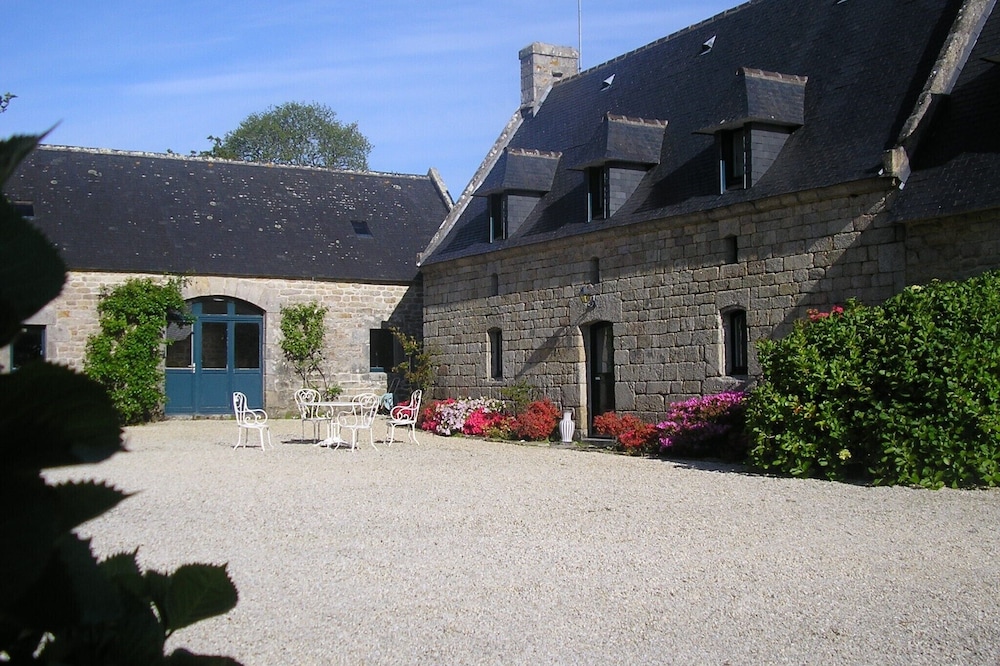 Private Residence in South Brittany close to the sea (700 m)
