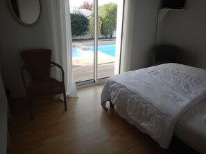 3 makuuhuonetta, silitysrauta/-lauta, vauvan matkasänky, ilmainen Wi-Fi