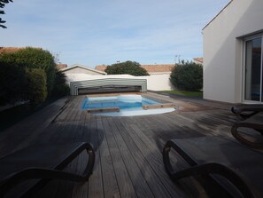 Outdoor pool - Nice house, very appreciated, quiet, close to the sea, private pool, 3*. (Port-Des-Barques)
