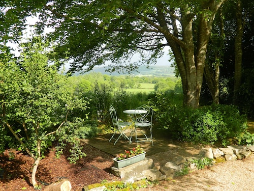 Kleines Steinhaus auf dem Land in Leuhan