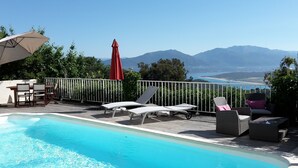 Outdoor pool - Villa, pool sea view  (Belvédère-Campomoro)