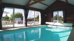 Inomhuspool och uppvärmd pool