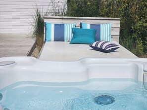 Outdoor spa tub - LAST MINUTE 20/06 TO 04/07-30% SWIMMING POOL & SPA -VILLA D'ARCHITECTE classified 5 ⭐️ (Cléder)
