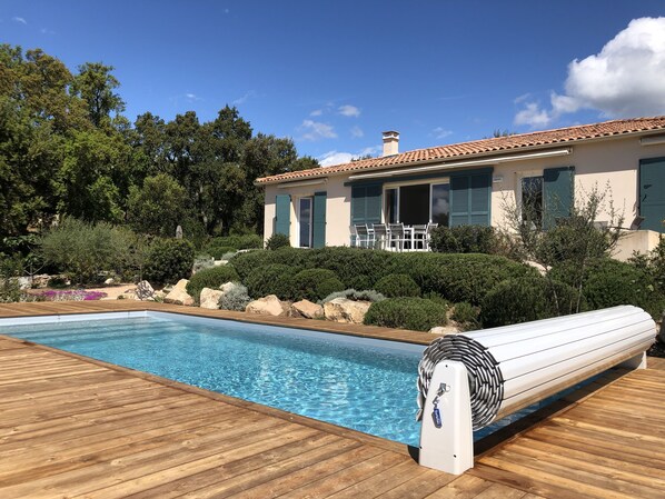 A heated pool - INDIVIDUAL VILLA FOR 8 PEOPLE WITH PRIVATE HEATED POOL (St lucie de Porto vecchio)