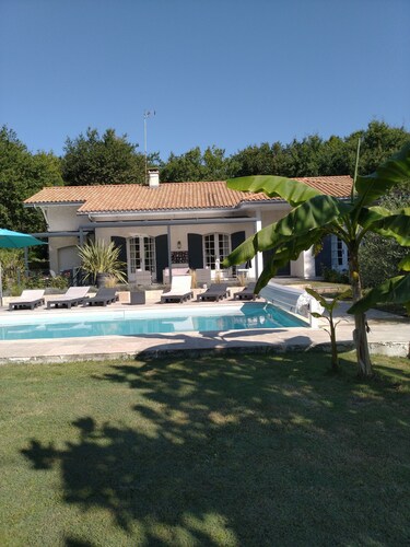 Studio de charme avec accès piscine​