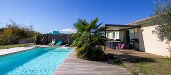 Maison moderne avec piscine privée