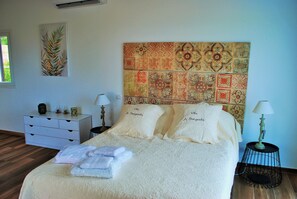 5 chambres, fer et planche à repasser, accès au Wi-Fi (inclus)