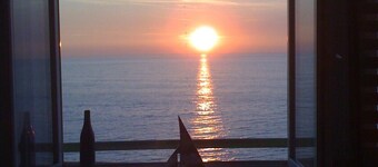 Poikkeuksellinen näkymä merelle ja kallioille. Uusi: WiFi-yhteys