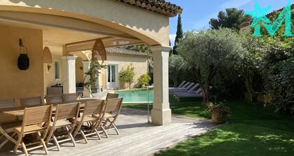 Villa Mamatai : le charme d'une bastide classée 4 étoiles à 350m de la plage !