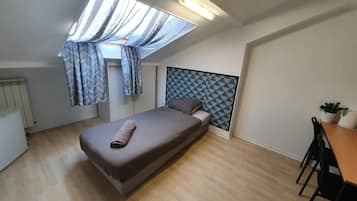 1 bedroom, desk, iron/ironing board, free WiFi